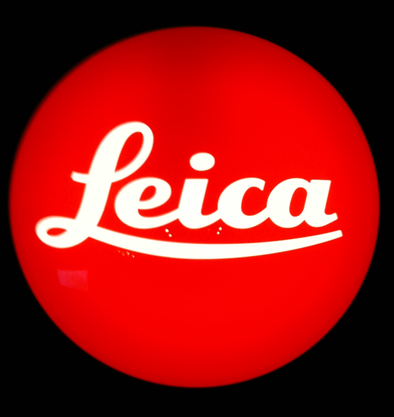 LEICA
